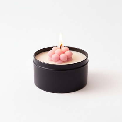 Vela Aromática de Rosas Encendida